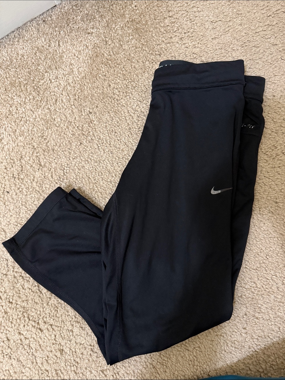 Nike Women’s Black Athletic Leggings with Silver Swoosh (Capri)